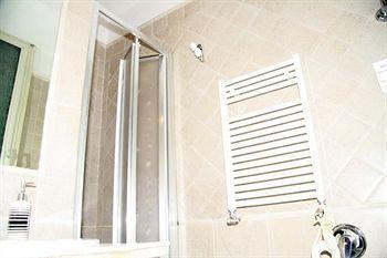 The Center Of Rome B&B Bagian luar foto