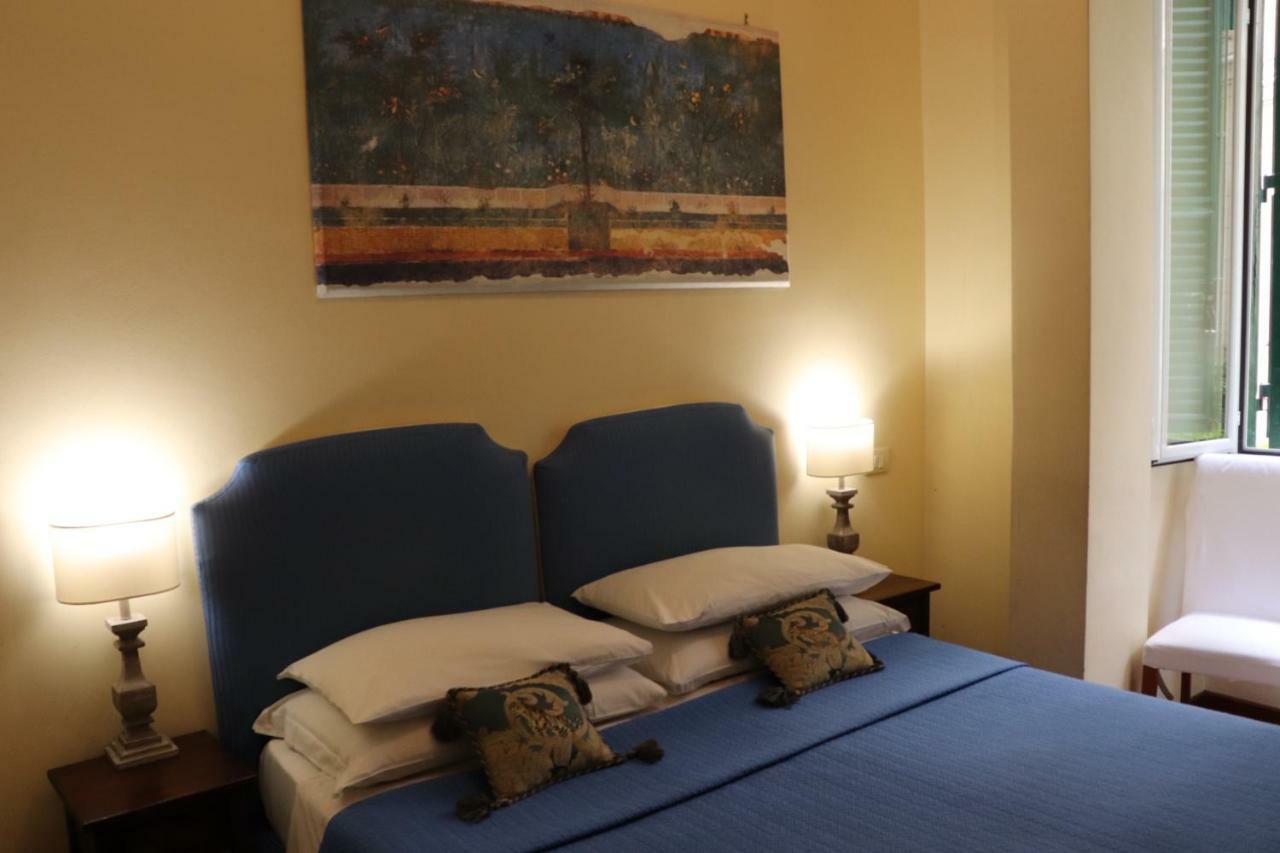The Center Of Rome B&B Bagian luar foto