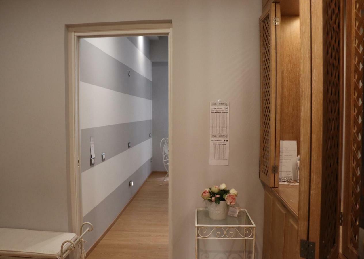The Center Of Rome B&B Bagian luar foto