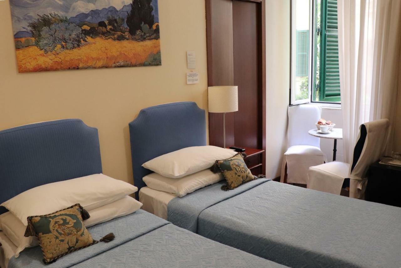 The Center Of Rome B&B Bagian luar foto