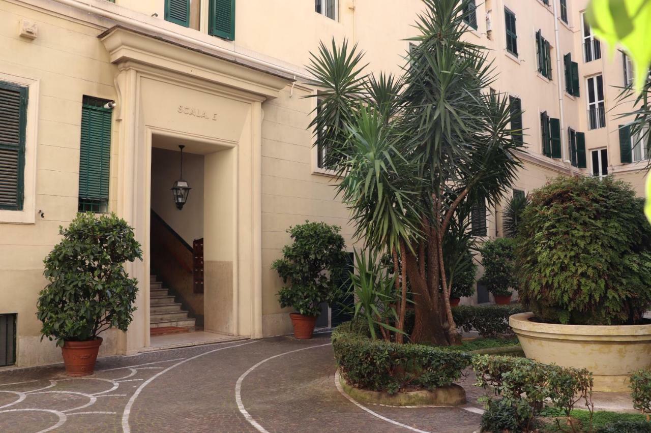 The Center Of Rome B&B Bagian luar foto